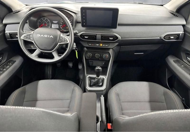 Gebraucht Dacia Sandero Expression 91 PS (66 kW) 2024 Grün Limousine