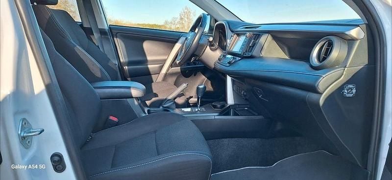 Gebraucht Toyota RAV4 197 PS (144 kW) 2018 Weiß SUV