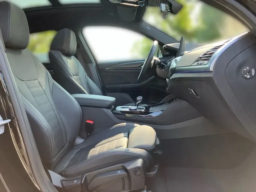 Gebraucht BMW X4 M Sport 245 PS (180 kW) 2025 Schwarz SUV