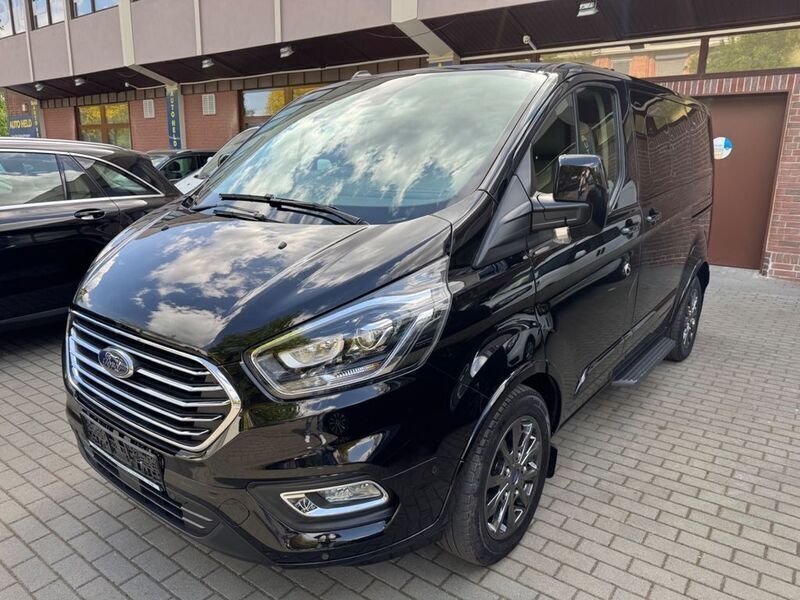 Obsidianschwarz metallic Gebraucht 2021 Ford Tourneo Custom Titanium X Van / Kleinbus | 34.444 € (Guter Preis) - Bild 1/4