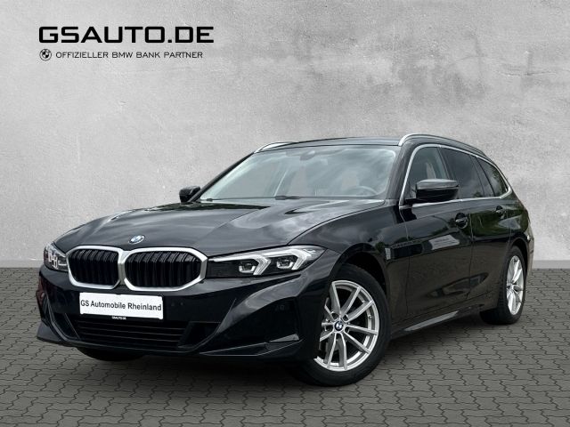 Black sapphire metallic (schwarz) Gebraucht 2023 BMW 318 Shadowline Kombi | 24.900 € (Superpreis) - Bild 1/3
