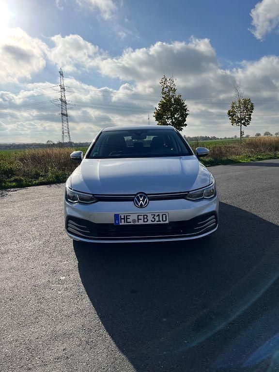 Gebraucht VW Golf VIII Active 131 PS (96 kW) 2021 Silber Limousine