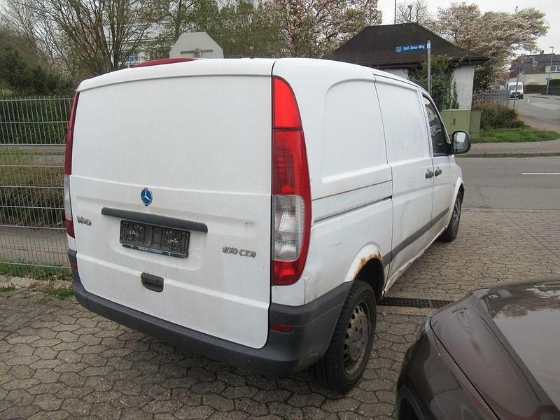Gebraucht Mercedes Vito 95 PS (69 kW) 2006 Weiß Van