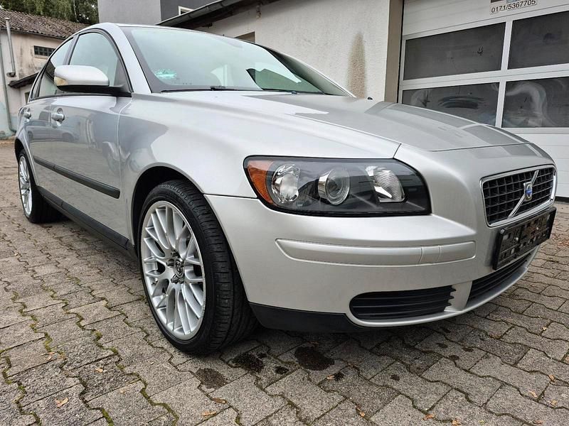Silber Gebraucht 2005 Volvo S40 Limousine | 4.990 € (Etwas zu teuer) - Bild 1/4
