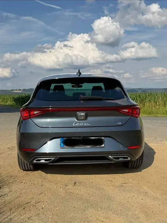 Gebraucht Seat Leon FR-Line 150 PS (110 kW) 2020 Grau Limousine