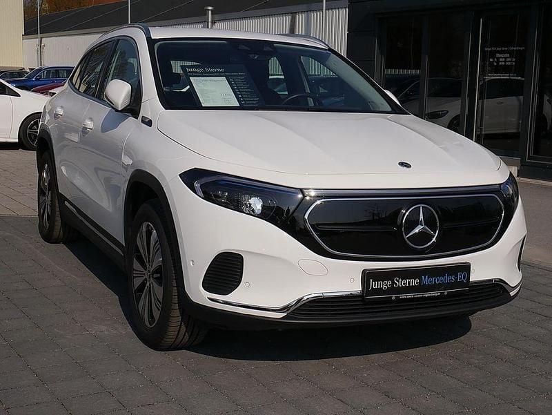Gebraucht Mercedes EQA250+ Progressive 139 kW (190 PS) 2022 Unilack polarweiß SUV