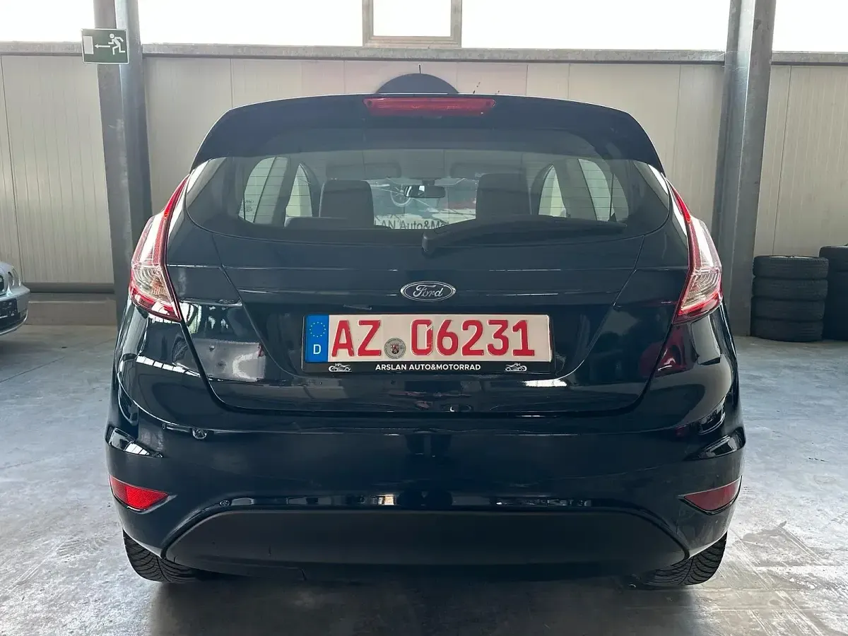 Gebraucht Ford Fiesta Trend 97 PS (71 kW) 2017 Blau Kleinwagen
