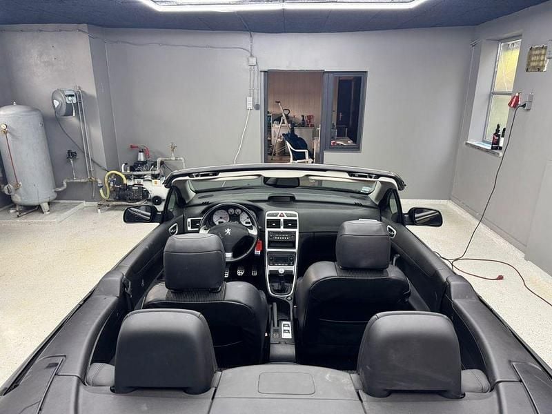 Gebraucht Peugeot 307 CC 140 PS (102 kW) 2007 Schwarz Cabrio