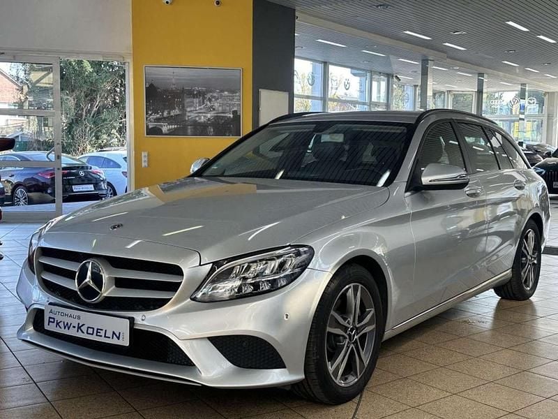 Iridiumsilber metalliclack Gebraucht 2020 Mercedes C220 Kombi | 22.950 € (Guter Preis) - Bild 1/4