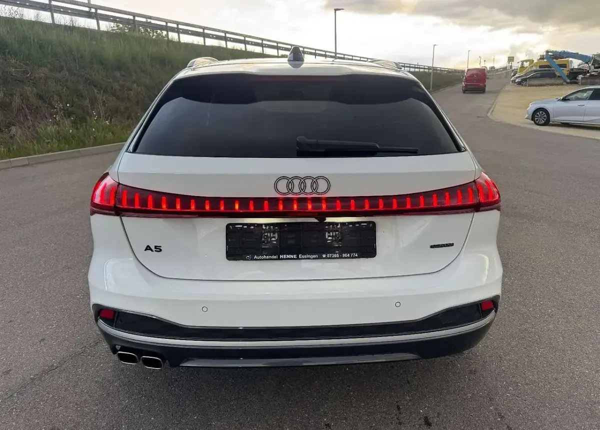 Gebraucht Audi A5 204 PS (150 kW) 2024 Arkonaweiß Kombi