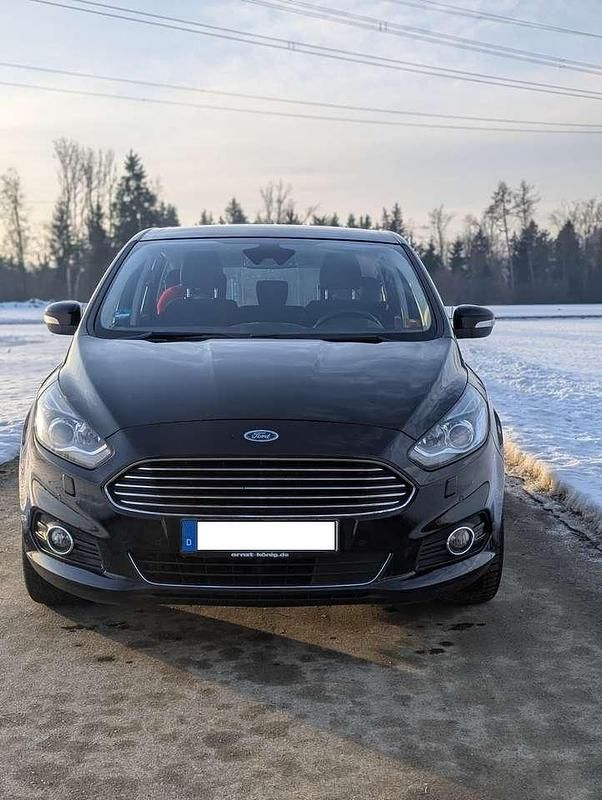 Gebraucht Ford S-MAX Titanium 160 PS (117 kW) 2017 Schwarz Van / Kleinbus