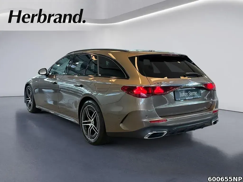 Usata Mercedes E300 AMG 204 CV (150 kW) 2025 Marrone Station wagon