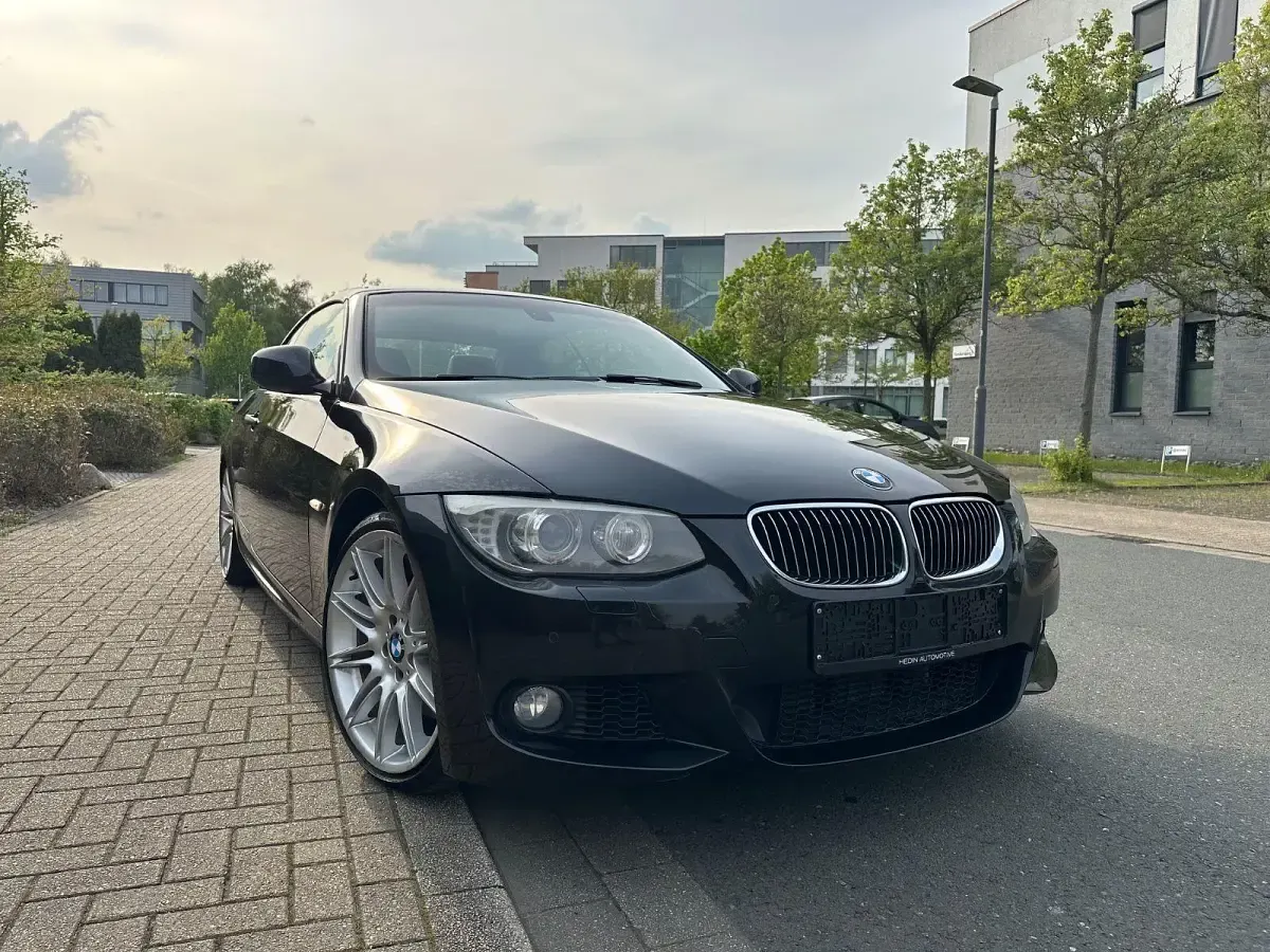 Gebraucht BMW 335 Cabriolet M Sport 306 PS (225 kW) 2010 Schwarz Cabrio