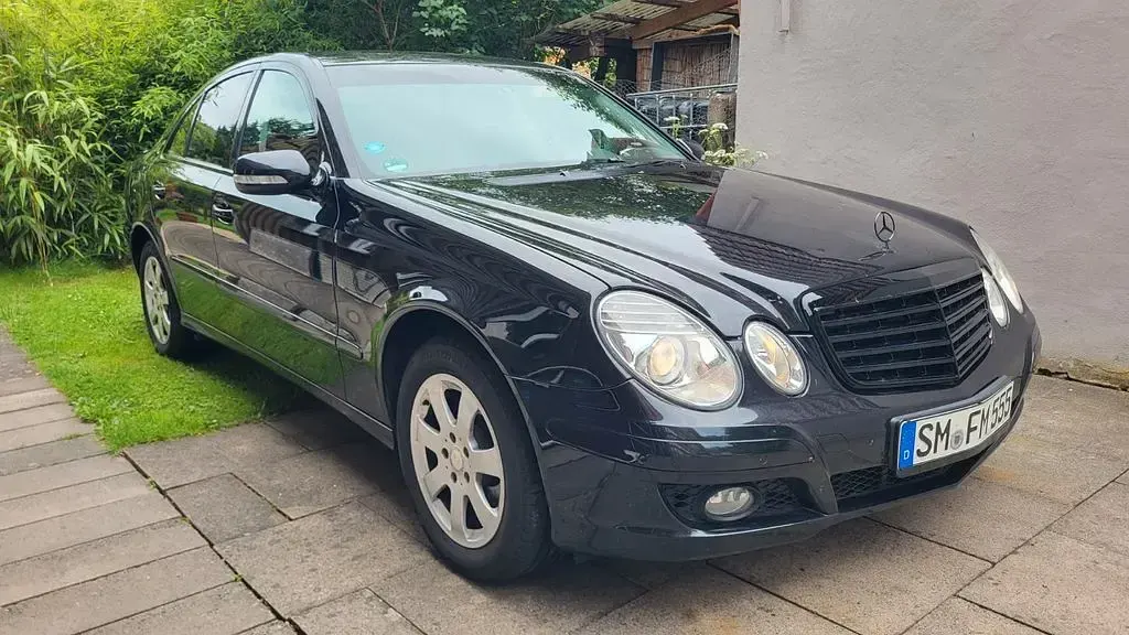 Gebraucht Mercedes E220 Avantgarde 170 PS (125 kW) 2009 Schwarz Limousine