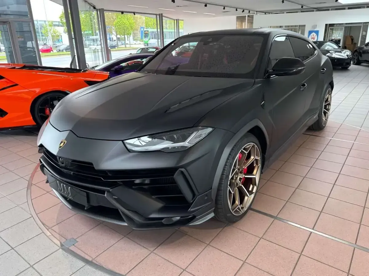 Usata Lamborghini Urus 666 CV (489 kW) 2025 Nero SUV