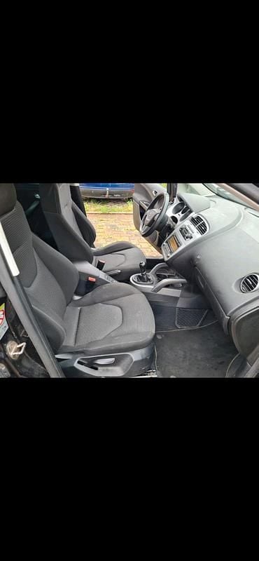 Gebraucht Seat Altea 105 PS (77 kW) 2011 Schwarz Limousine