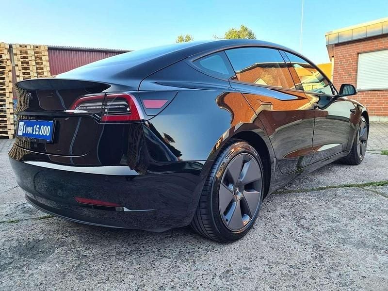 Gebraucht Tesla Model 3 Standard Range 208 kW (283 PS) 2022 Solid black Limousine