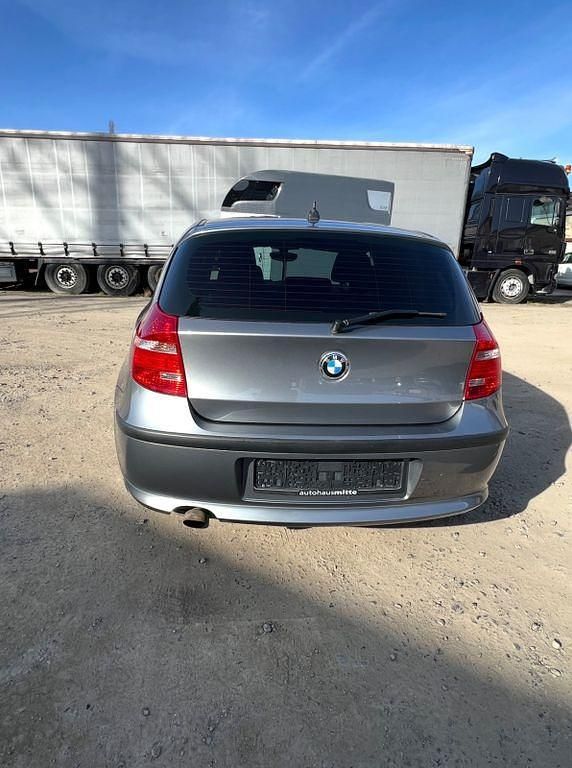 Gebraucht BMW 116 122 PS (89 kW) 2010 Grau Kleinwagen