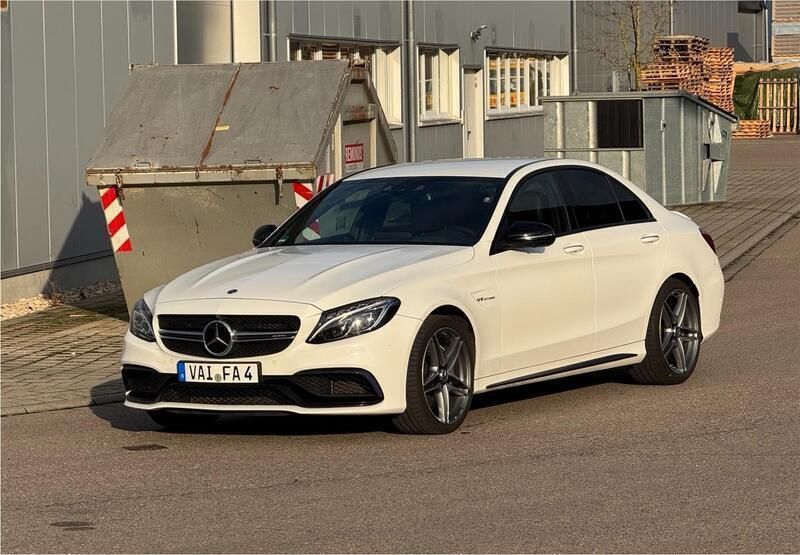 Weiß Gebraucht 2018 Mercedes C63 AMG AMG Limousine | 35.000 € (Guter Preis) - Bild 1/4