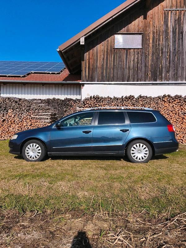 Gebraucht VW Passat 101 PS (74 kW) 2007 Blau Kombi
