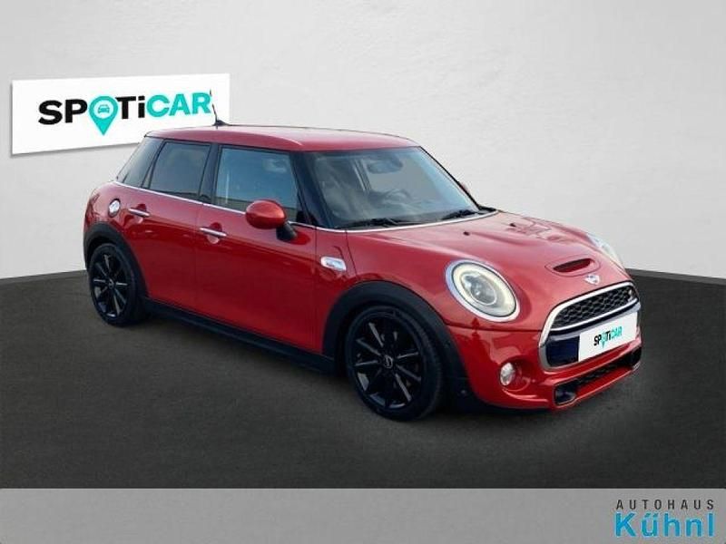 Gebraucht Mini Cooper SD 170 PS (125 kW) 2017 Blazing red ii metallic (metallic) Kleinwagen