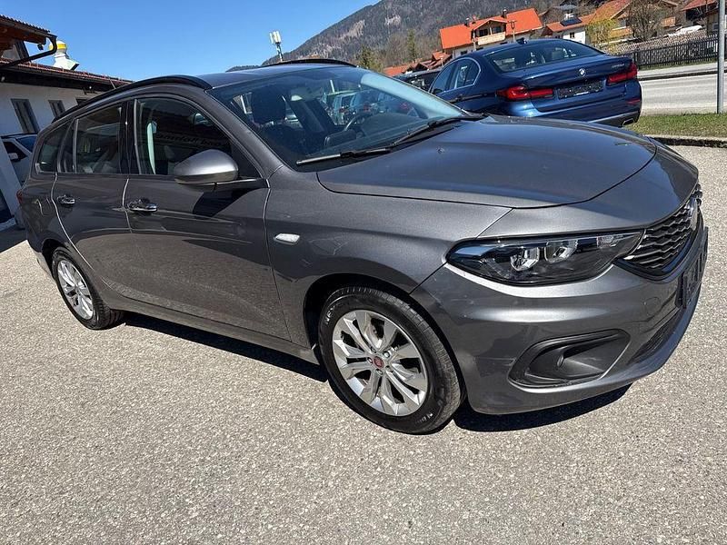 Gebraucht Fiat Tipo Lounge 120 PS (88 kW) 2017 Grau Kombi