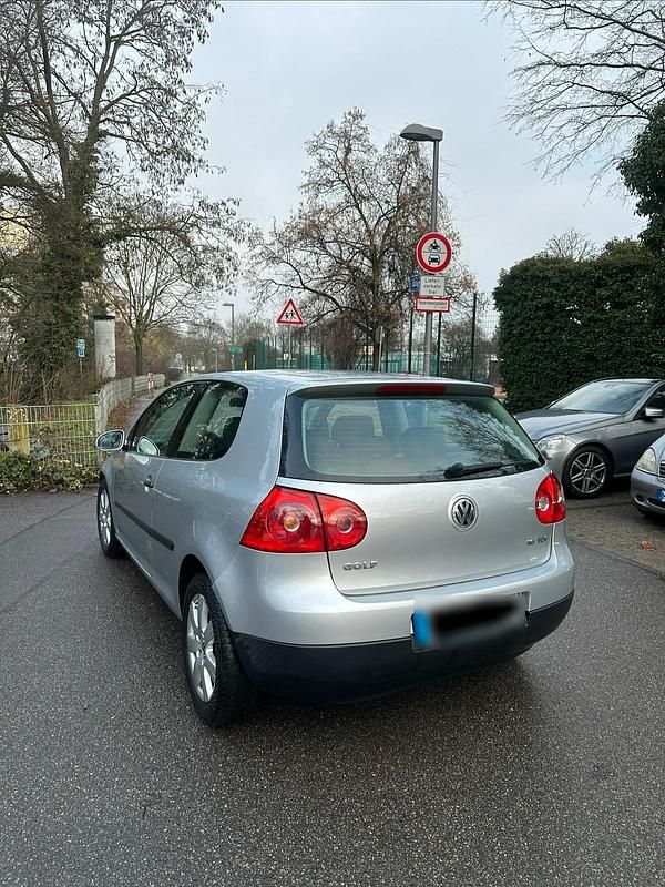 Gebraucht VW Golf V 105 PS (77 kW) 2003 Silber Kleinwagen