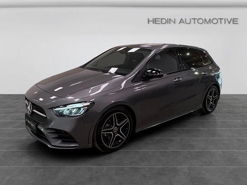 Gebraucht Mercedes B200 AMG 163 PS (119 kW) 2025 Grau Van / Kleinbus