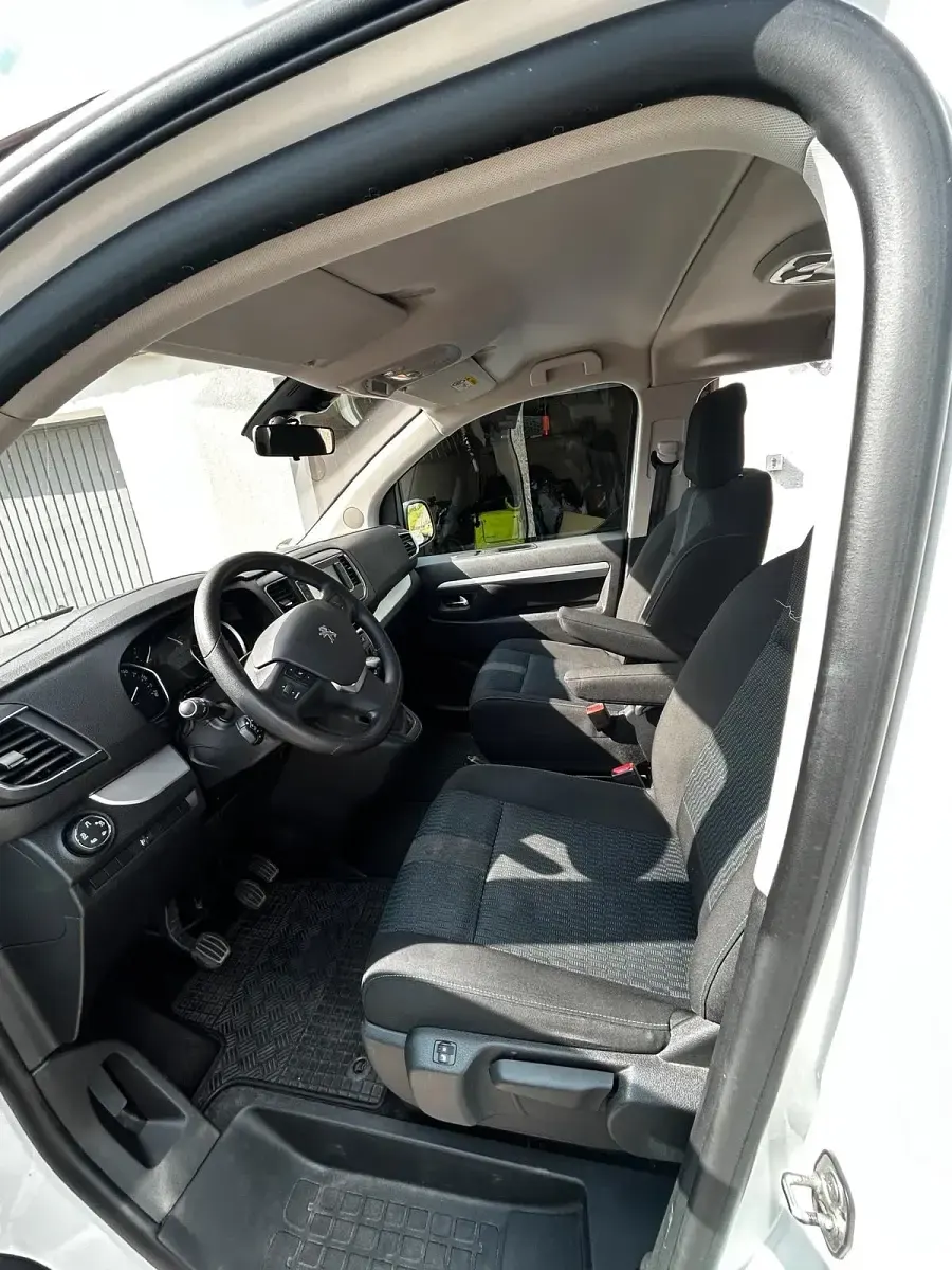 Gebraucht Peugeot Traveller 150 PS (110 kW) 2022 Weiß Van / Kleinbus