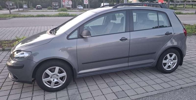 Grau Gebraucht 2008 VW Golf Plus Cross Edition Van / Kleinbus | 4.290 € (Fairer Preis) - Bild 1/4