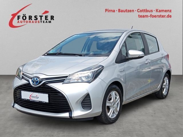 Silber Gebraucht 2016 Toyota Yaris Hybrid Comfort Limousine | 12.999 € (Fairer Preis) - Bild 1/4