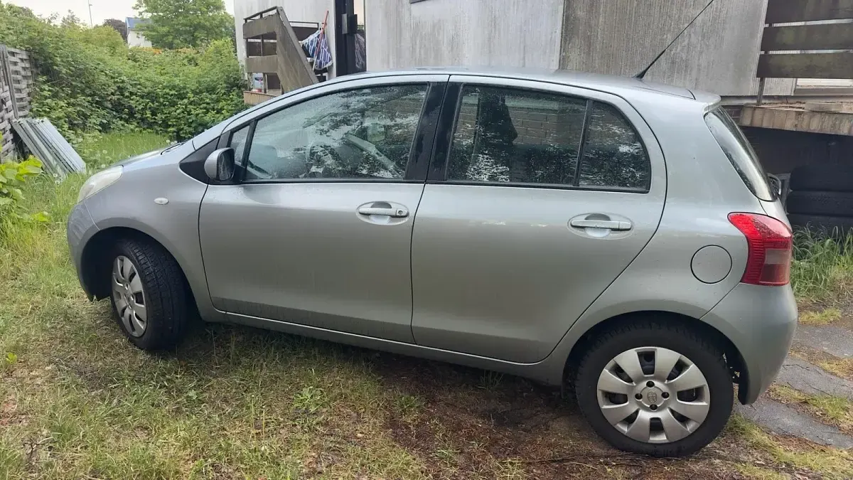 Gebraucht Toyota Yaris 87 PS (63 kW) 2006 Grau Limousine