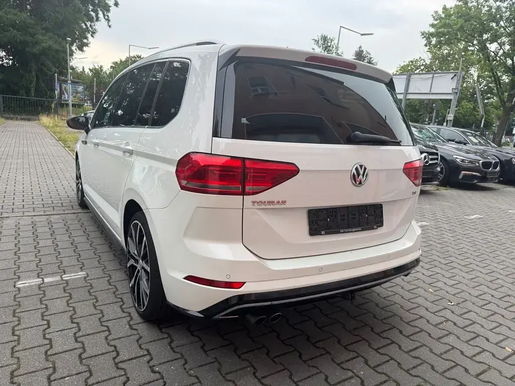 Gebraucht VW Touran Highline 150 PS (110 kW) 2017 Weiß Van / Kleinbus