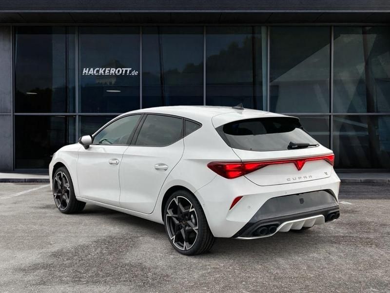Neu Cupra Leon VZ 300 PS (220 kW) 2025 Weiss Limousine