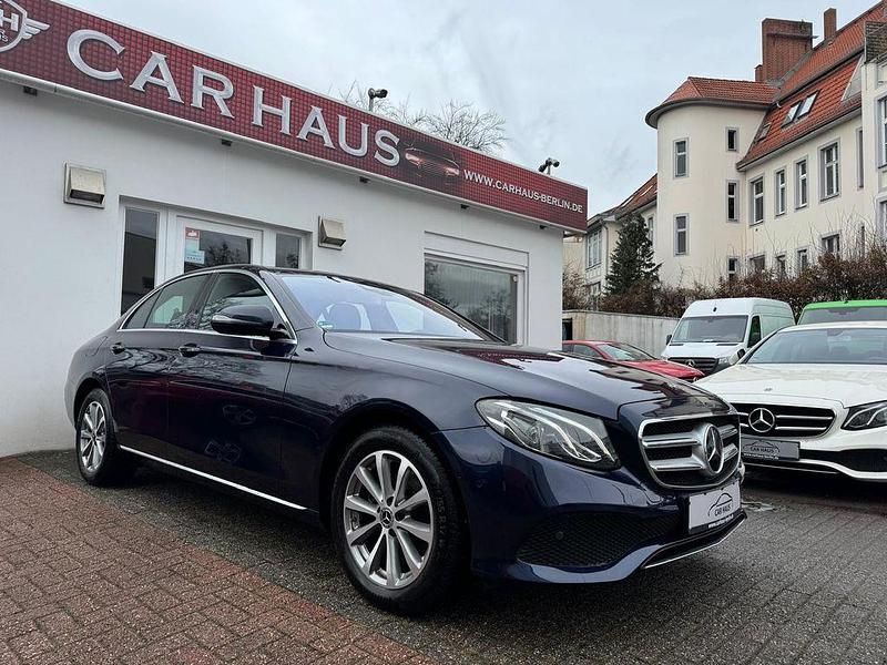 Gebraucht Mercedes E220 Avantgarde 194 PS (142 kW) 2017 Blau Limousine