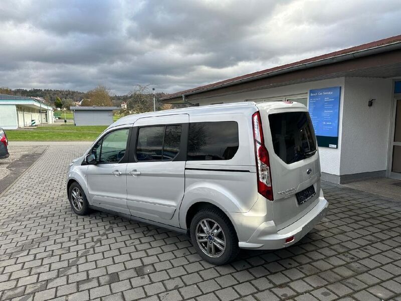 Gebraucht Ford Grand Tourneo Connect Titanium 120 PS (88 kW) 2022 Van / Kleinbus