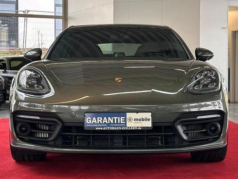 Gebraucht Porsche Panamera Platinum Edition 330 PS (242 kW) 2023 Aventuringrãœnmetallic Kombi