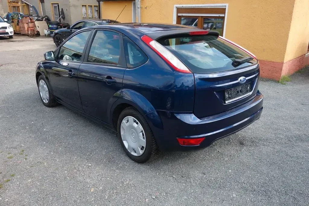 Gebraucht Ford Focus 101 PS (74 kW) 2011 Blau Limousine