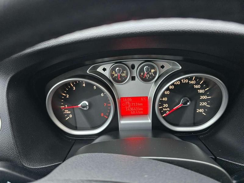 Gebraucht Ford Focus Style 101 PS (74 kW) 2008 Silber Kleinwagen