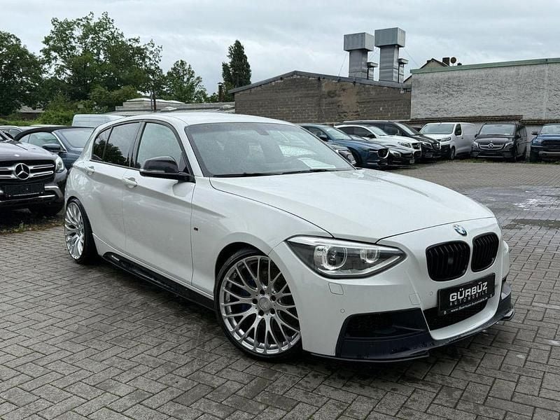 Weiß Gebraucht 2014 BMW 135 Performance Kleinwagen | 16.400 € (Fairer Preis) - Bild 1/4