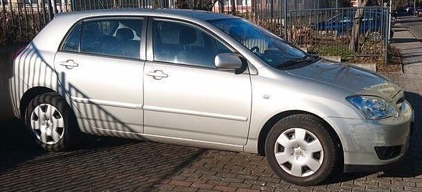 Silber Gebraucht 2006 Toyota Corolla Sol Kleinwagen | 4.950 € (Fairer Preis) - Bild 1/4