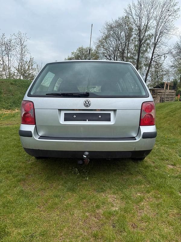 Gebraucht VW Passat Comfortline 150 PS (110 kW) 2001 Silber Kombi