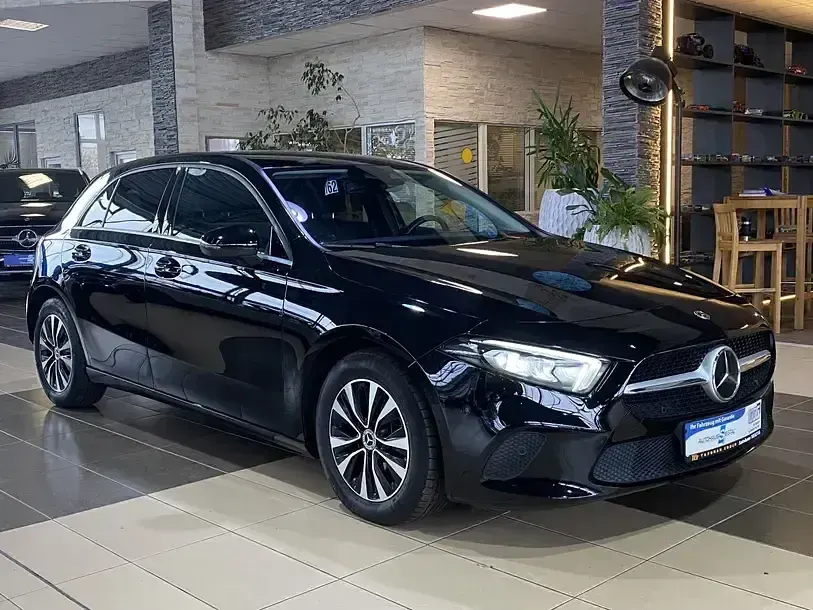 Second-hand Mercedes A200 150 CP (110 kW) 2021 Negru Berlinǎ