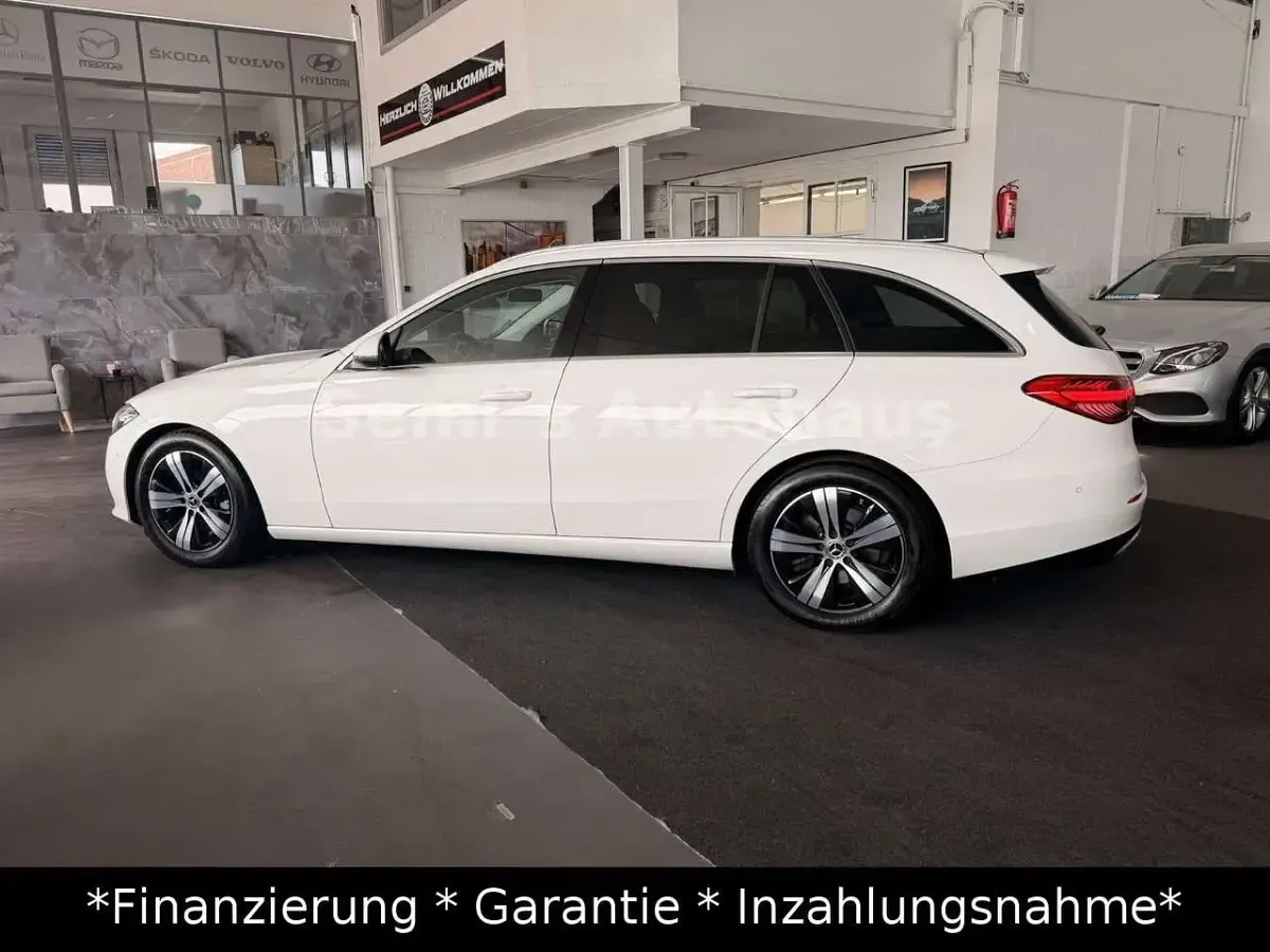 Gebraucht Mercedes C200 163 PS (119 kW) 2023 Polarweiss Kombi
