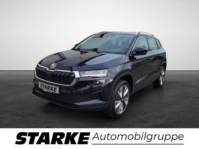 Neu Skoda Karoq Selection 150 PS (110 kW) 2025 Schwarz (schwarzmagic perleffekt) SUV