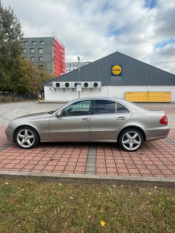 Gebraucht Mercedes E200 136 PS (100 kW) 2006 Grau Limousine