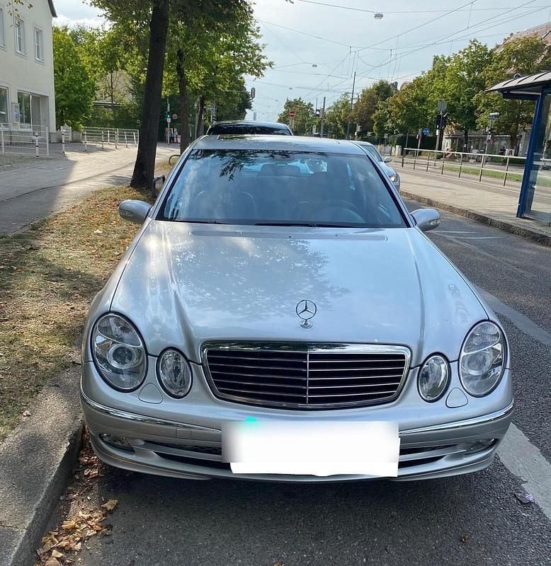 Silber Gebraucht 2006 Mercedes 200 Avantgarde Limousine | 6.900 € - Bild 1/4