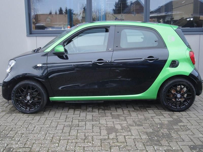 Gebraucht Smart ForFour Electric Drive 60 kW (82 PS) 2018 Schwarz Kleinwagen