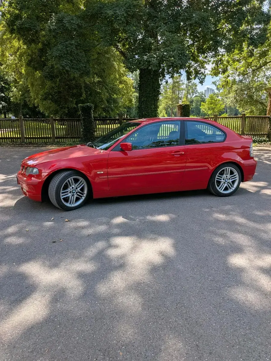 Gebraucht BMW 325 192 PS (141 kW) 2001 Rot Coupé