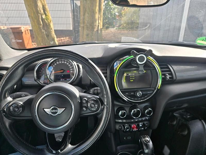 Gebraucht Mini Cooper Cabriolet 136 PS (100 kW) 2018 Rot Cabrio